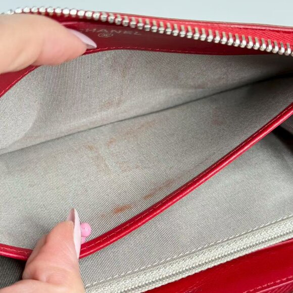 Chanel Red Leather CC Logo Wallet - Elegant Classic Design - Picture 8 of 8